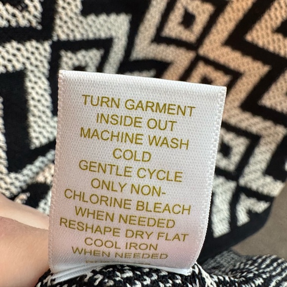 House of Harlow 1960 Black Cream Geometric Shortsleeve Knit Button Down Shirt - Picture 7 of 8